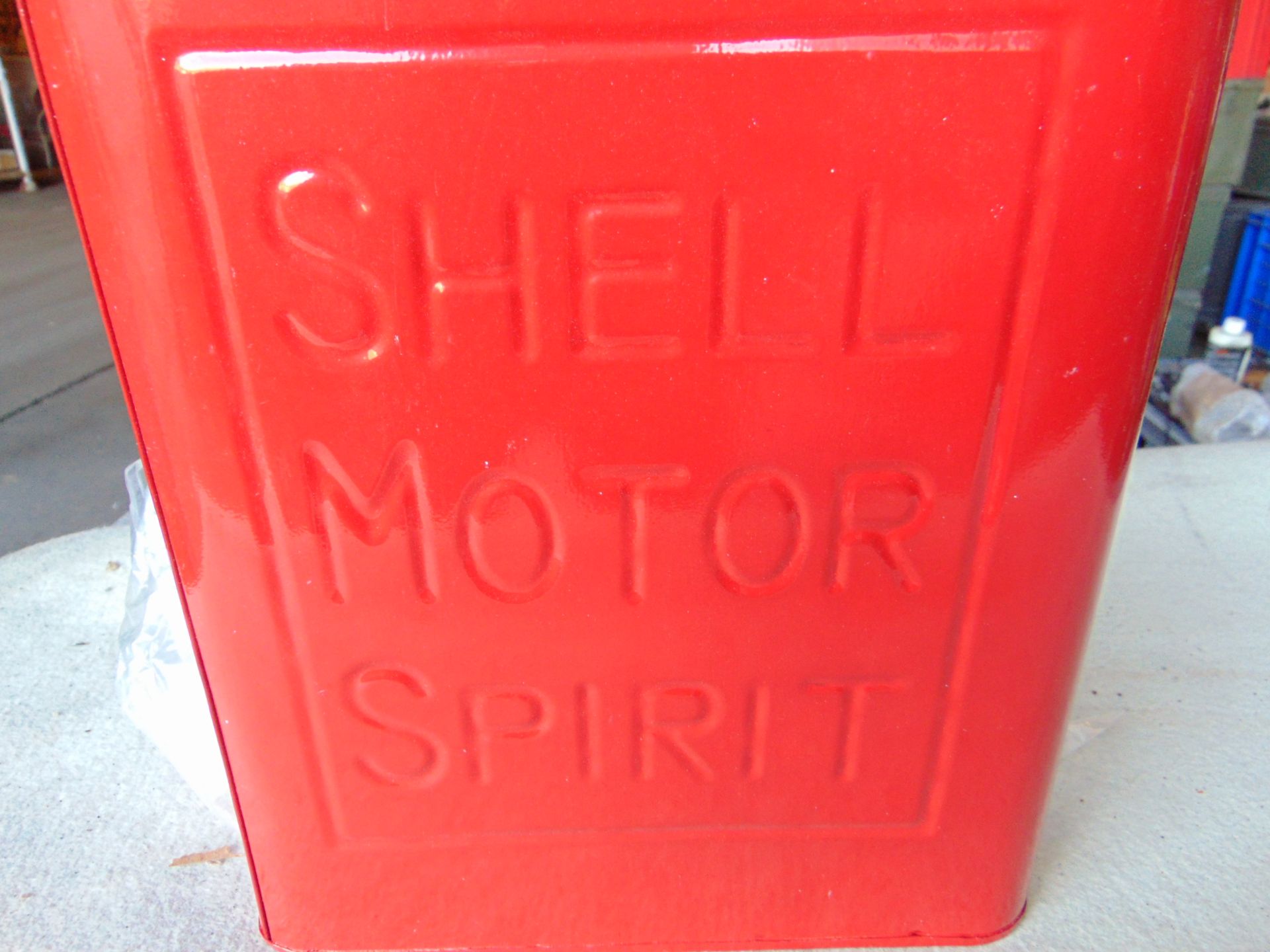 New Unused 1 Gall Shell Motor Spirit Fuel Can with Brass Top - Image 2 of 4