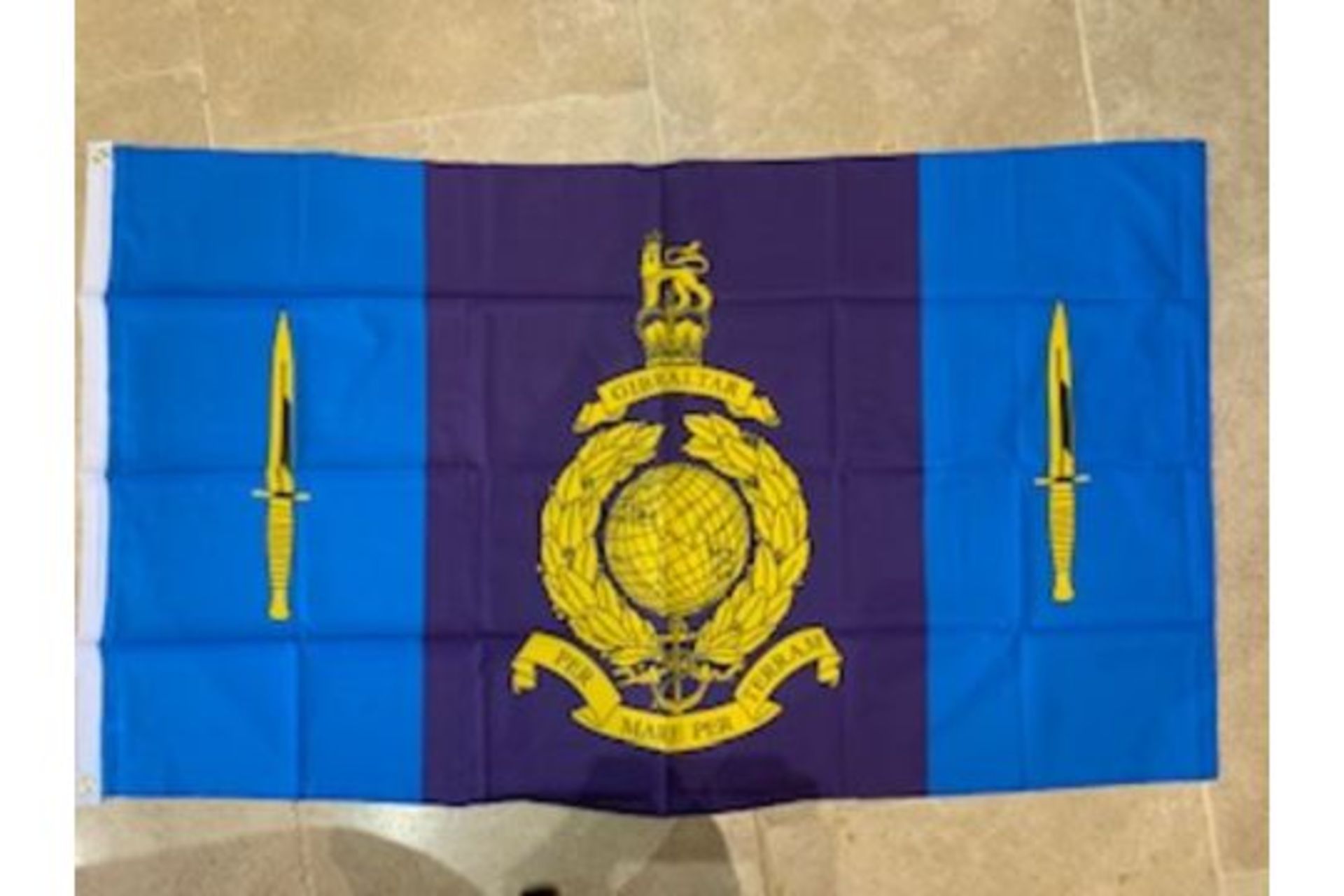 40 COMMANDO ROYAL MARINES FLAG - 5FT X 3FT - WITH METAL EYELETS