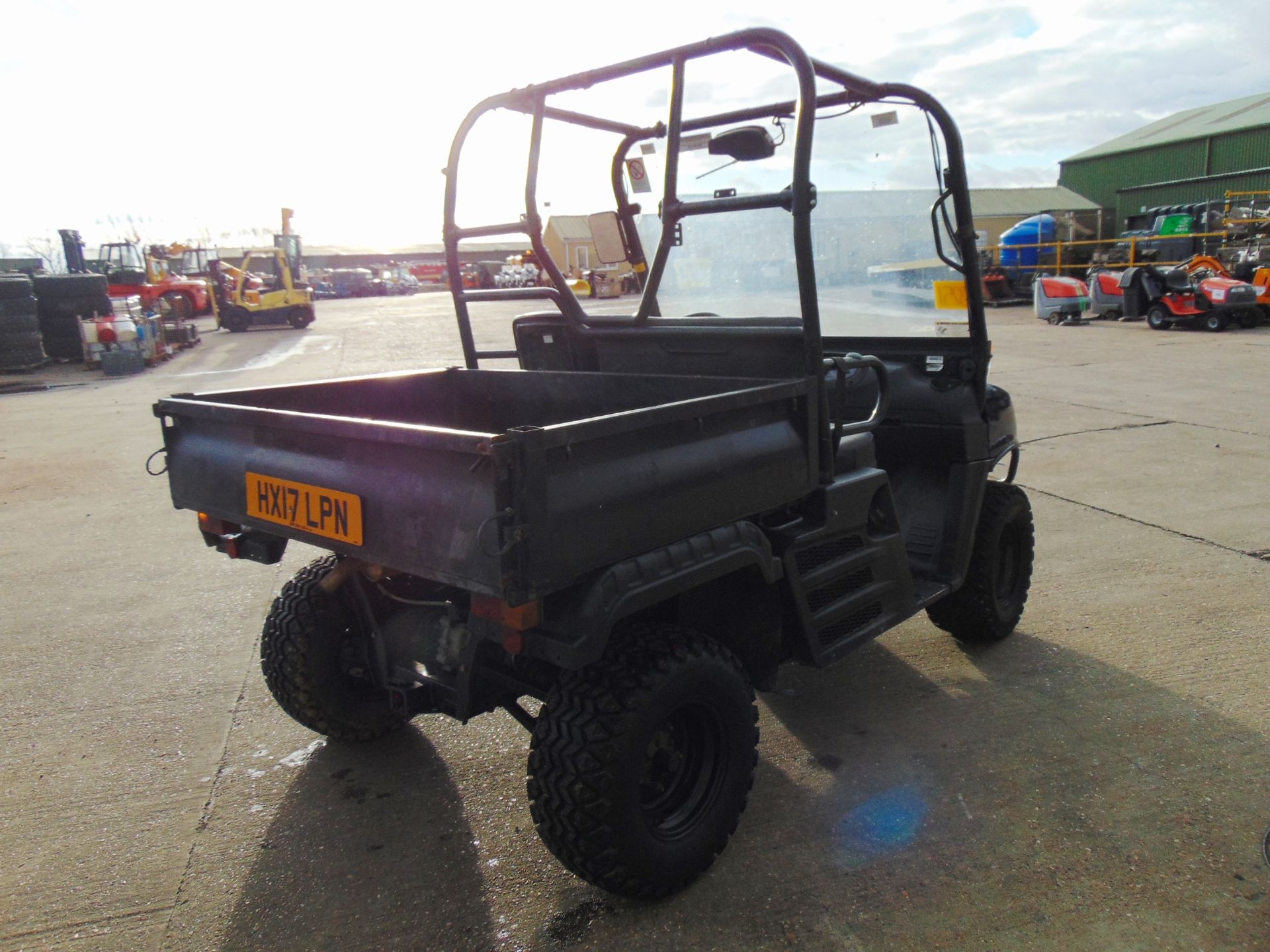 2017 Cushman XD1600 4x4 Diesel Utility Vehicle Showing 805 hrs - Image 7 of 17