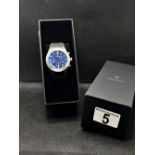 A Vincero collective watch “the Rogue” in cobalt blue with three subsidiary dials, as new with box