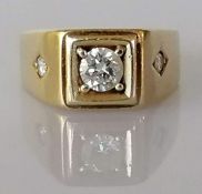 A gents gold and diamond ring, the central brilliant-cut diamond approximately 0.40 carats, stamped