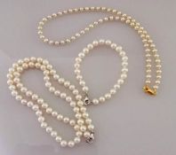 A cultured pearl necklace and bracelet set; the necklace of seventy 6-6.5mm cultured cream pearls