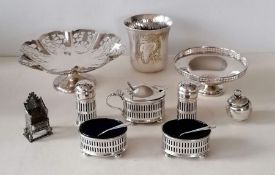 An Edwardian silver miniature throne by Adie & Lovekin Ltd, 1910, 5.5 cm H