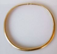 A graduated vintage 9ct gold gooseneck necklace, 43 cm, import marks, 29g