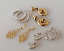 A pair of 14ct yellow gold earrings with filigree design, 2.76g and four other pairs of earrings