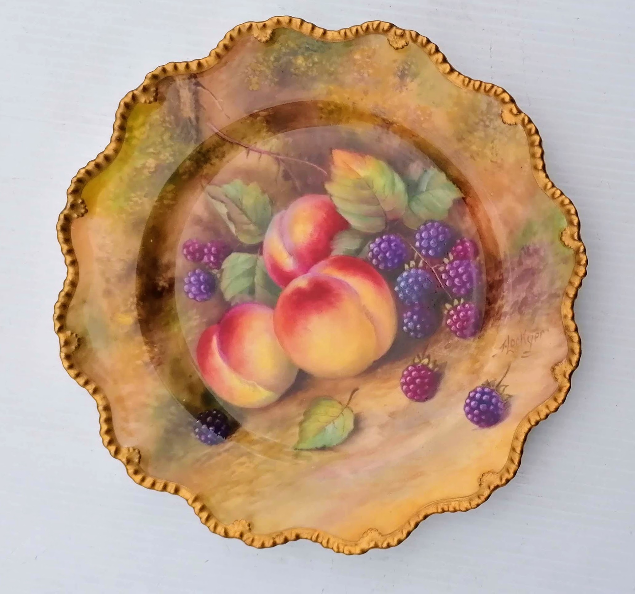 Four Royal Worcester fruit painted dessert plates painted by T. Lockyer within piecrust gilt - Image 10 of 11