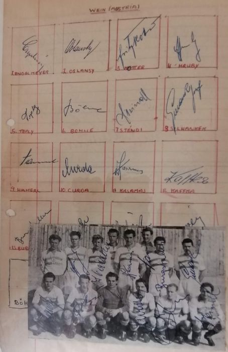 An album of international football teams with autographs to include the Hungarian 'Mighty Magyars' 1 - Bild 9 aus 15