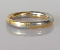 A mixed metal harlequin-style wedding band, 3mm, hallmarked platinum and 18ct yellow gold, size K1/2