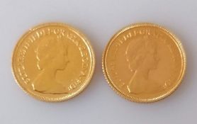 Two QEII gold half-sovereigns, both 1982