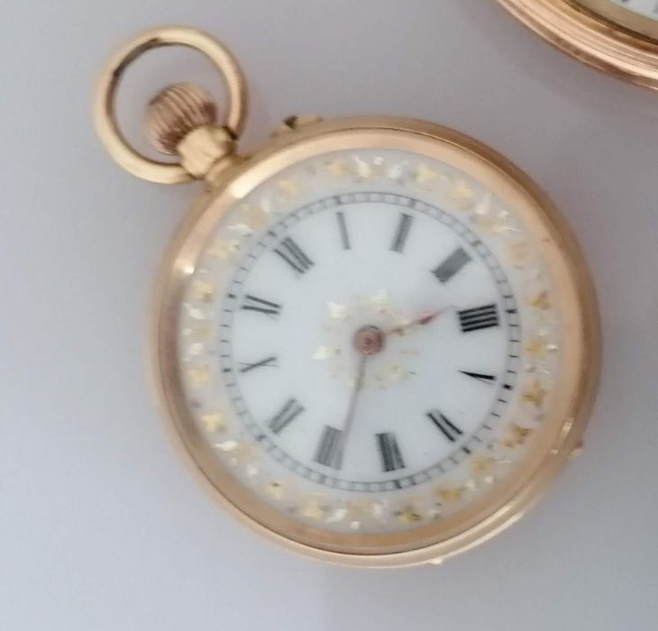 A late 19th century French stem-wind gold open-face fob watch with embossed case, stamped 18k - Bild 2 aus 8