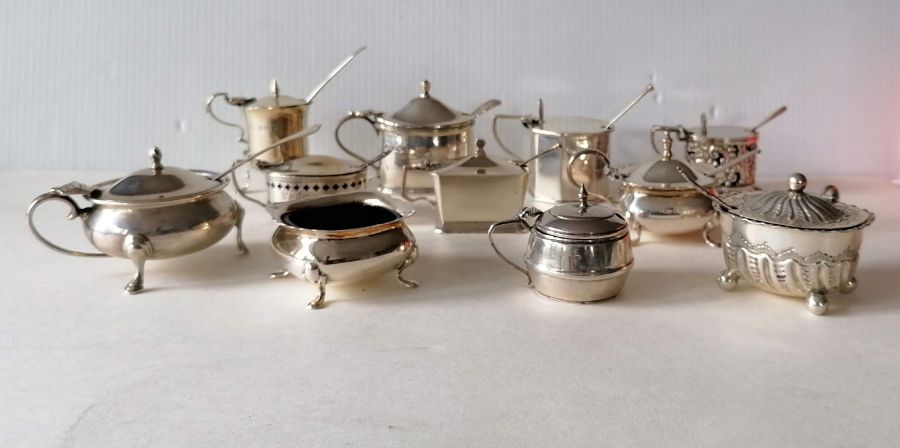 An assortment of eleven Victorian, Edwardian and later silver mustard pots, all with glass liners in - Image 2 of 4