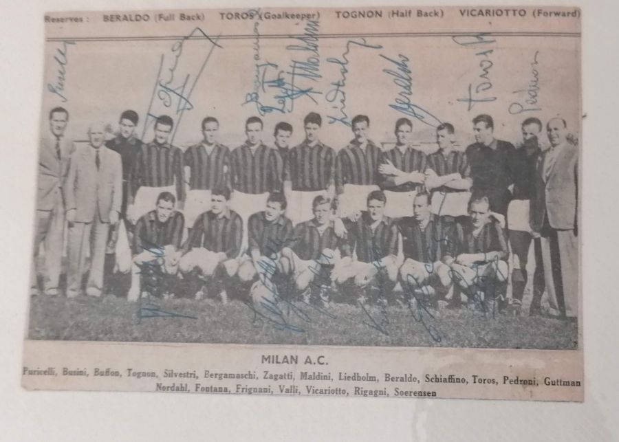 An album of international football teams with autographs to include the Hungarian 'Mighty Magyars' 1 - Bild 4 aus 15