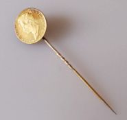A Netherlands William Koning 5 Gulden gold coin in the form of a tie pin, 18.5mm, 4.33 gross