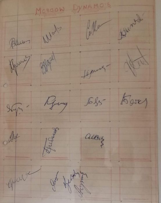 An album of international football teams with autographs to include the Hungarian 'Mighty Magyars' 1 - Bild 11 aus 15