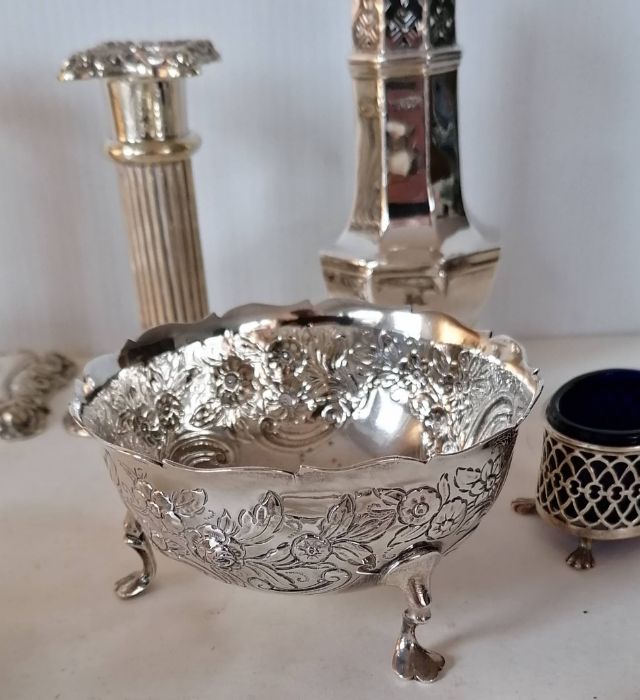 A Victorian silver sugar bowl with embossed rococo decoration on three pad feet, 1887 - Image 3 of 6