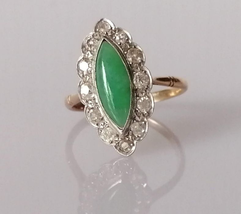 An Art Deco marquise-cut jade cocktail ring surrounded by twelve round-cut diamonds - Image 2 of 4