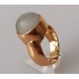 A moonstone cabochon ring on 18ct yellow gold, import marks, size M, 6.9g