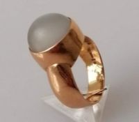 A moonstone cabochon ring on 18ct yellow gold, import marks, size M, 6.9g