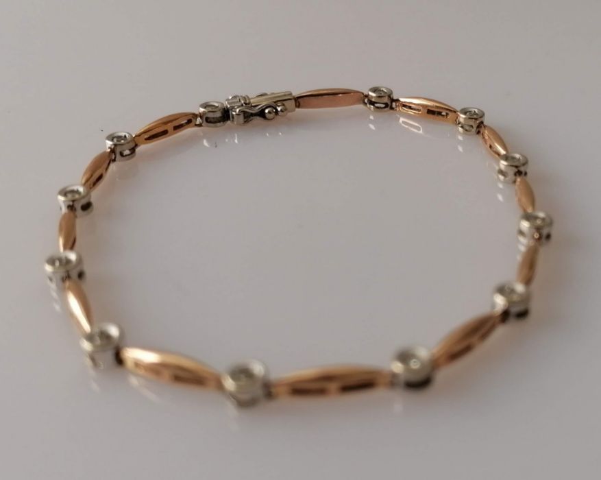 A rose and white gold diamond set line bracelet - Bild 3 aus 3