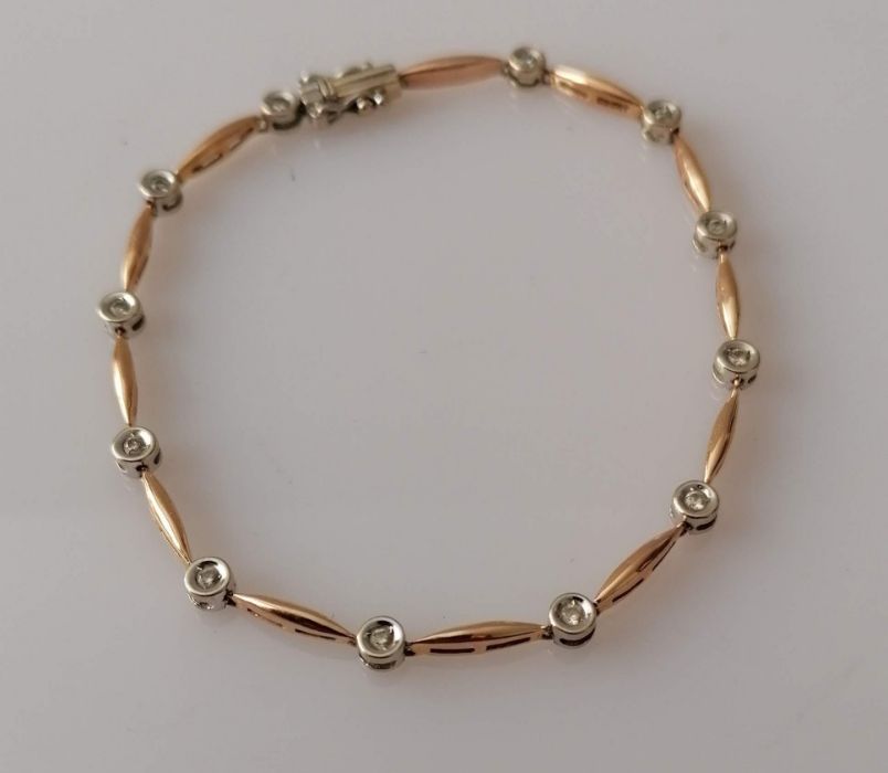 A rose and white gold diamond set line bracelet - Bild 2 aus 3
