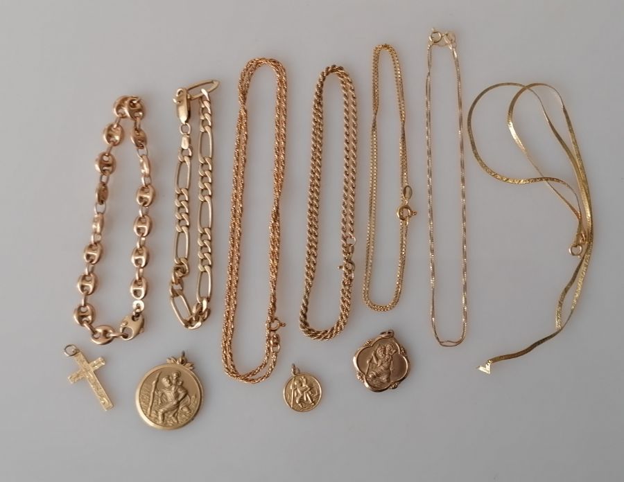 A selection of 9ct gold jewellery to include two bracelets, four neck chains (all clasps good) - Bild 3 aus 3