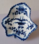 A Dr. Wall Worcester porcelain leaf-shape pickle dish in a cobalt blue floral pattern, crescent mark