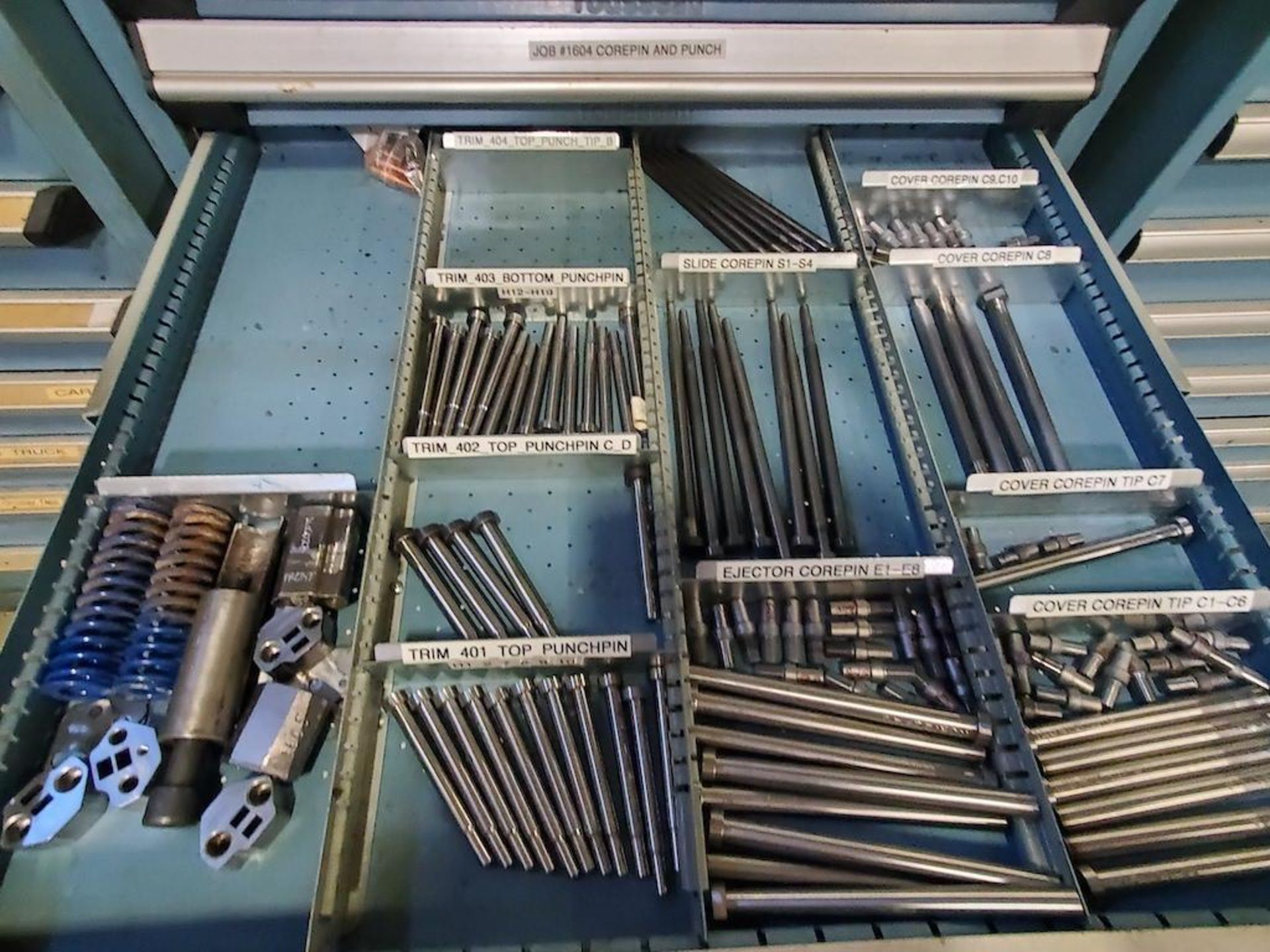 ROUSSEAU 11 DRAWER TOOL CABINET INCLUDING CONTENTS - Image 6 of 12