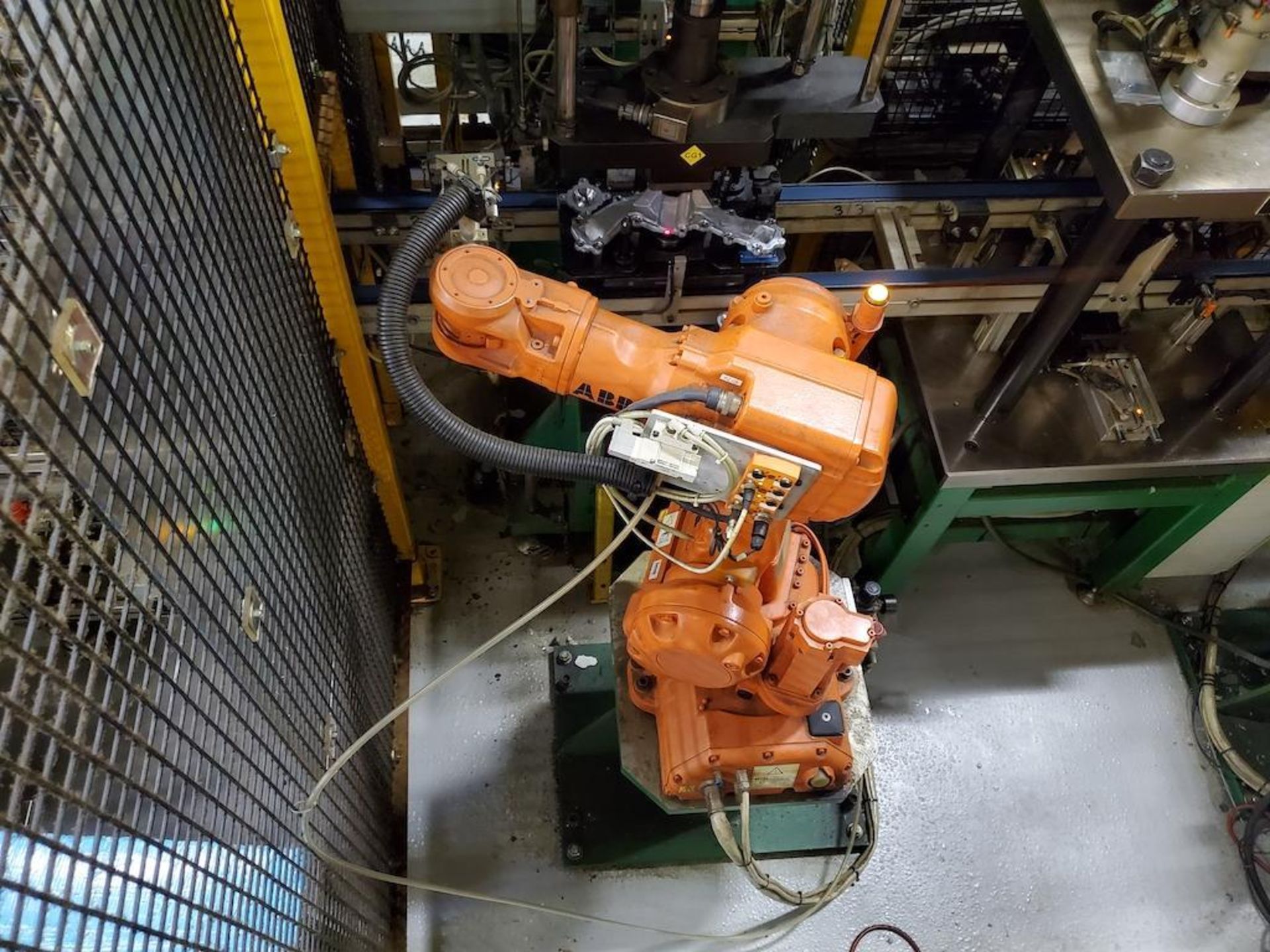 2014 ABB SIX AXIS ROBOT, MODEL IRB 140 M2004, SN 140-102362 [HFV6 CELL STATION 31]. PLEASE NOTE: - Image 2 of 6
