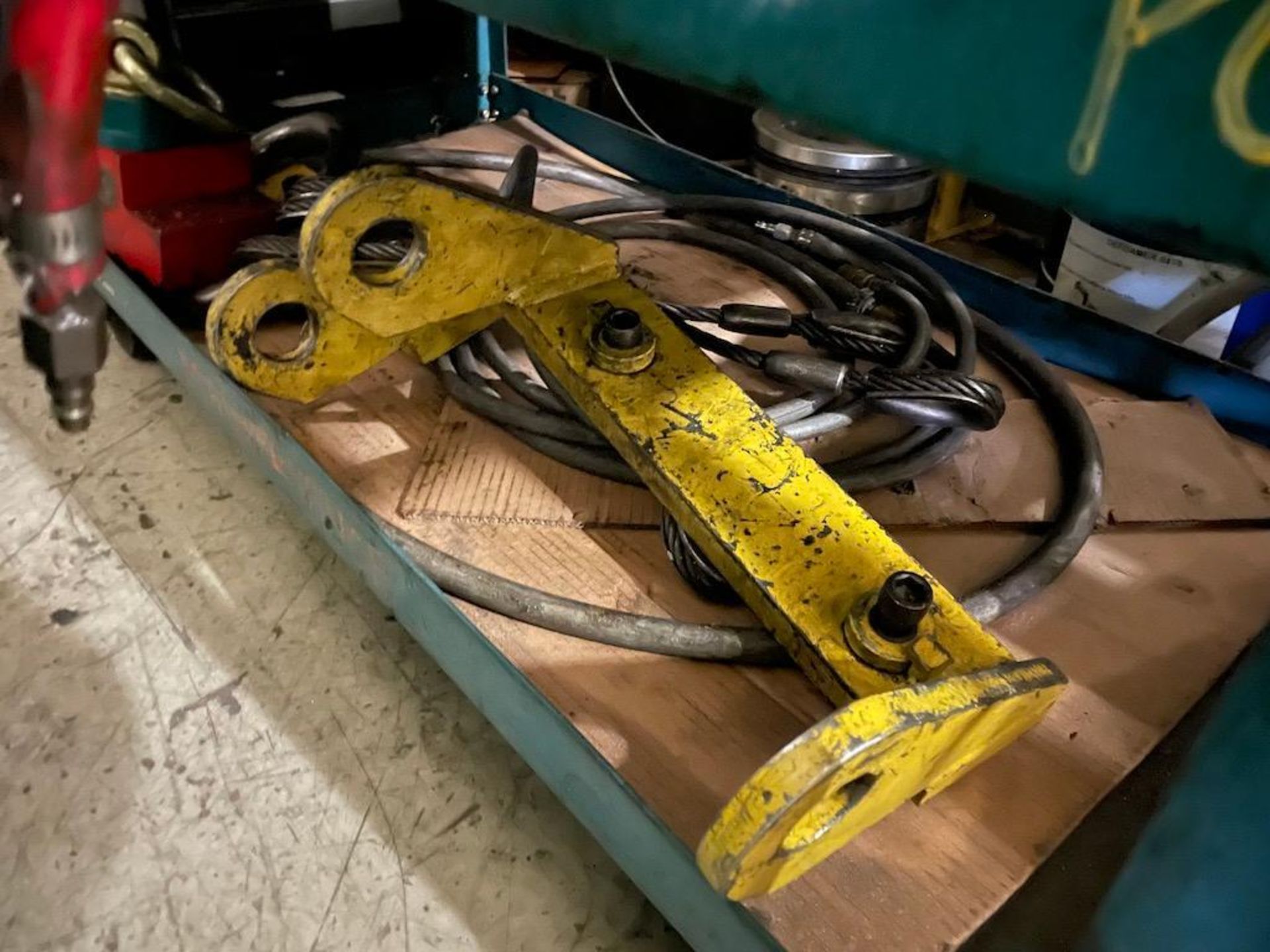 LOT REMAINING CONTENTS OF MAINTENANCE CAGE, MAG DRILL, 2 PORTABLE CARTS W JACKS, TOOLS, CONTENTS, - Image 5 of 16