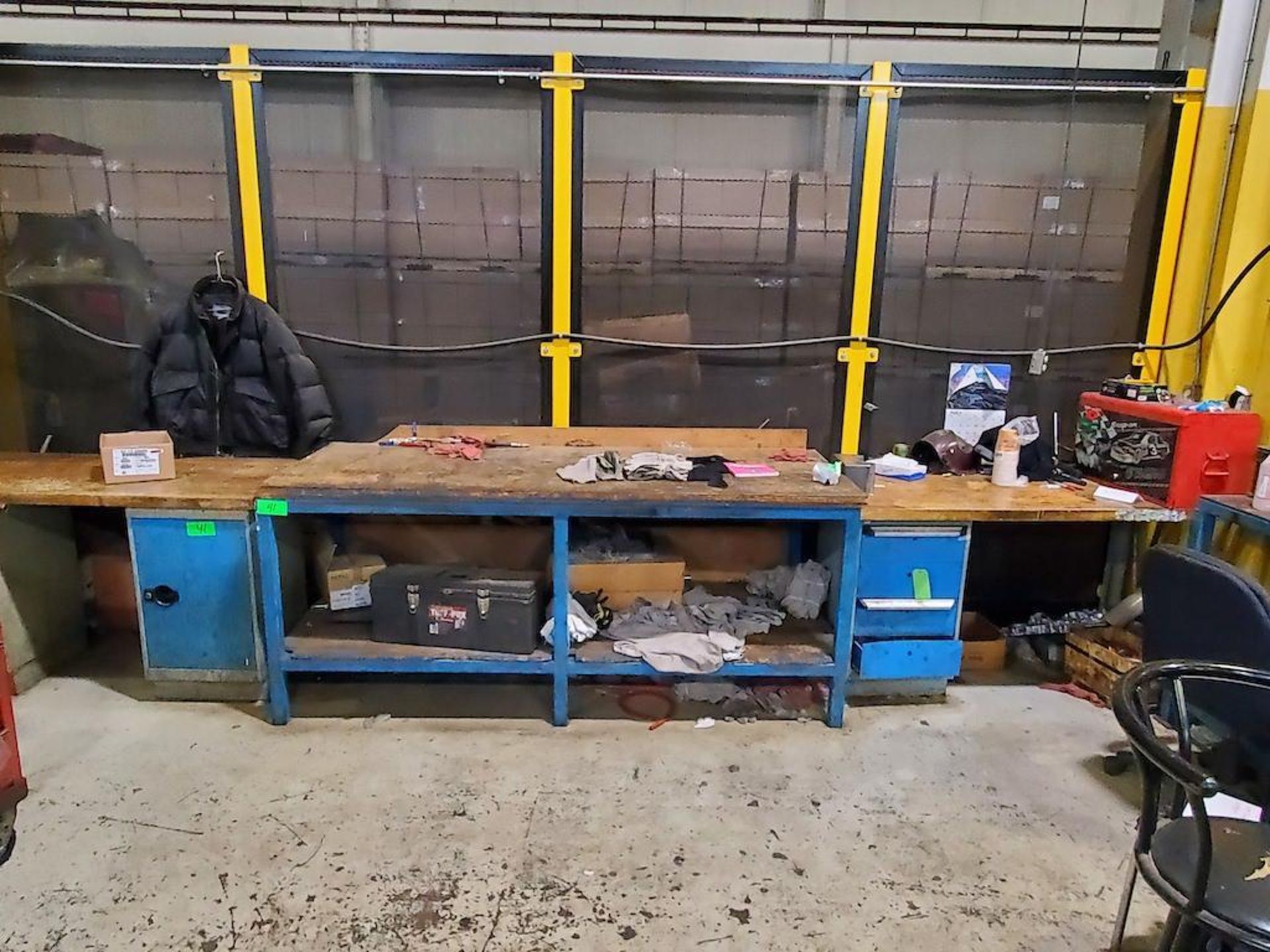 LOT 4 MAPLE TOP DESKS, TWO WITH ROSSEAU 4 DRAWERS, PLUS 2 STEEL FRAME TABLE W WOOD TOP 7'W X 32INCHD