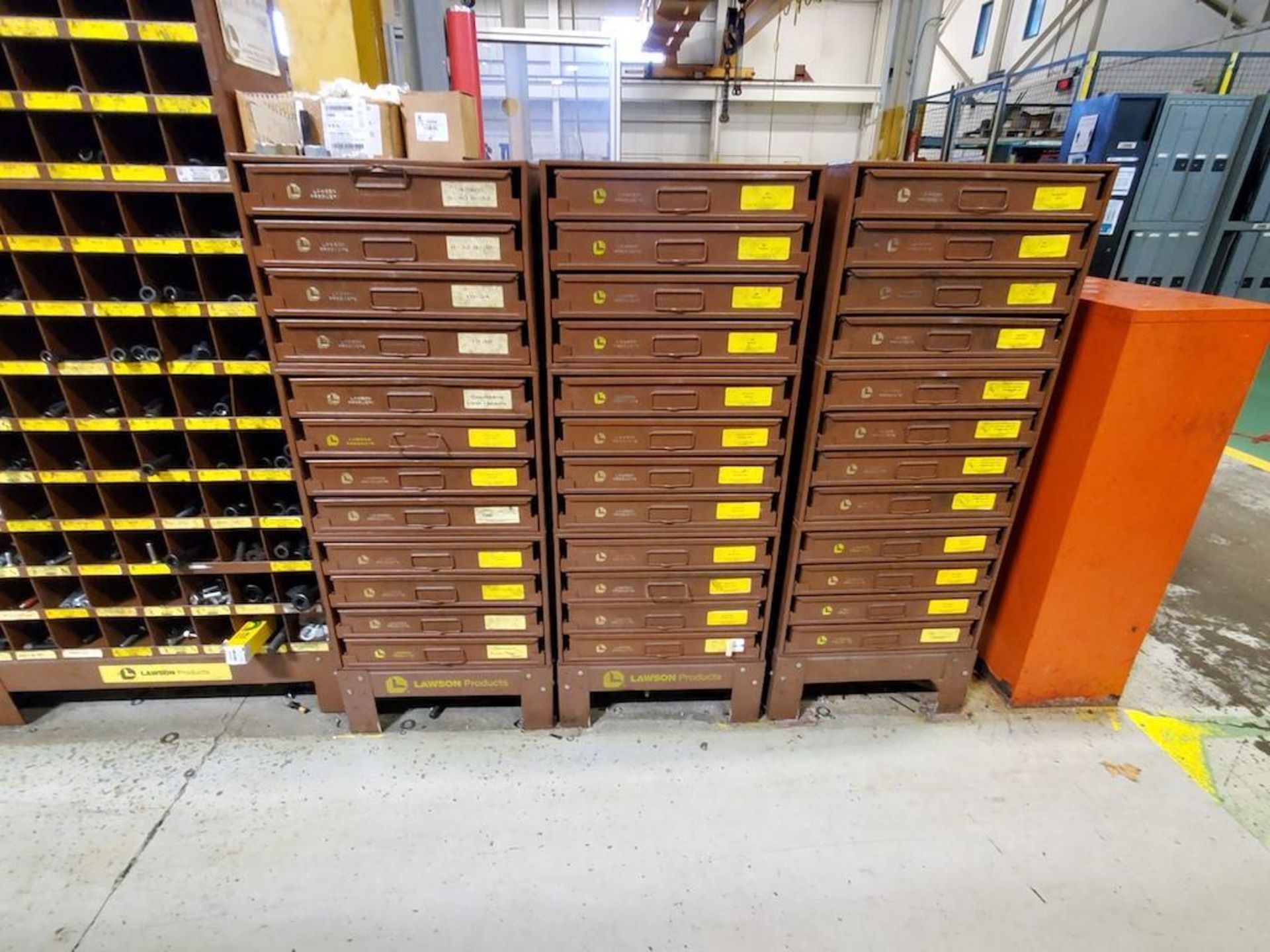 3 ROWS OF LAWSON PRODUCTS HARDWARE INCLUDING: 10 STACKS OF PULL OUT HARDWARE COMPONENTS, 11 SIX FOOT - Image 15 of 15