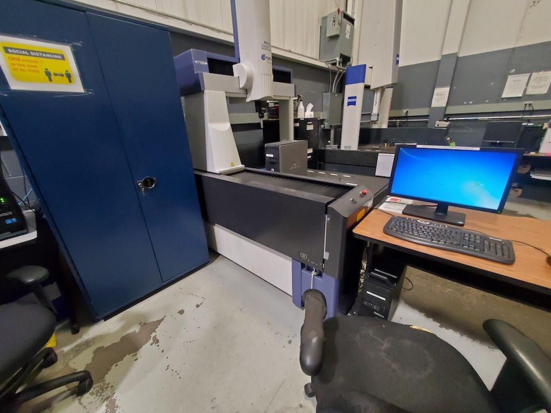 MITUTOYO CMM, MODEL CRYSTA APEX C 7106, 40 INCH X 67 INCH TABLE, RENISHAW PH10MQ PROBE, JOYSTICK, SN - Image 6 of 12