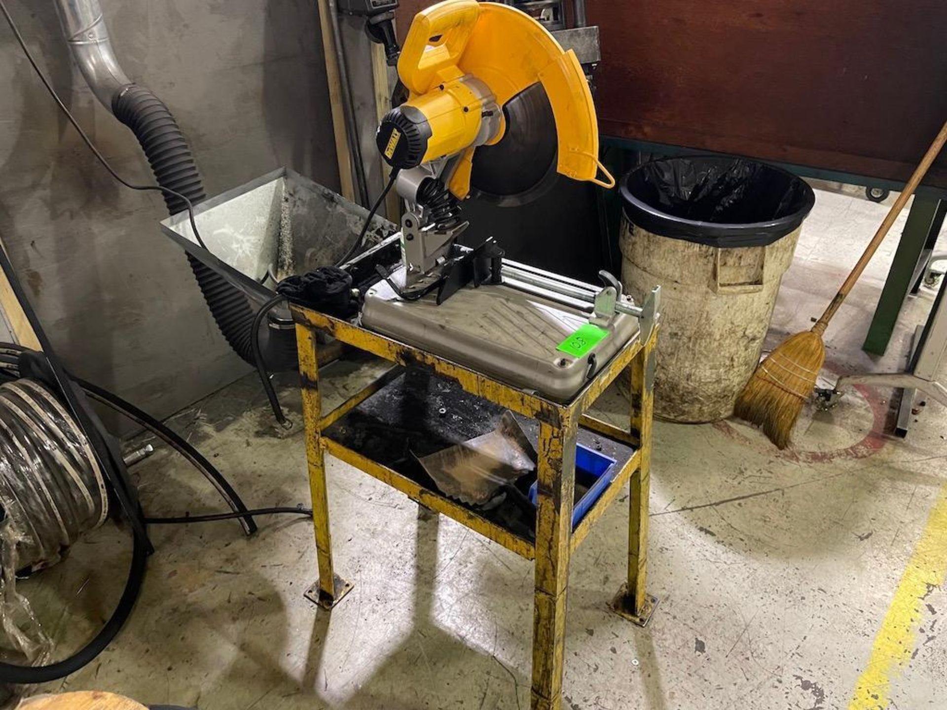 LOT: BALDOR DOUBLE PEDESTAL GRINDER 3 HP, (2) DEWALT PEDESTAL CHOP SAWS PLEASE NOTE: EXCLUSIVE - Image 5 of 7