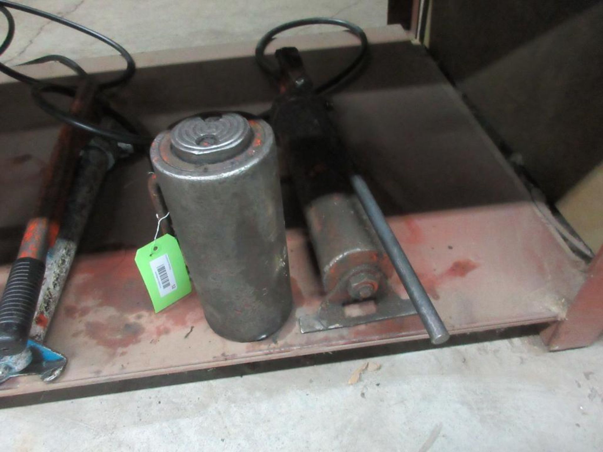LOT OF HYDRAULIC POWERED PUMP W/ATTACHED RAM (IN CENTRAL TOOL CRIB)