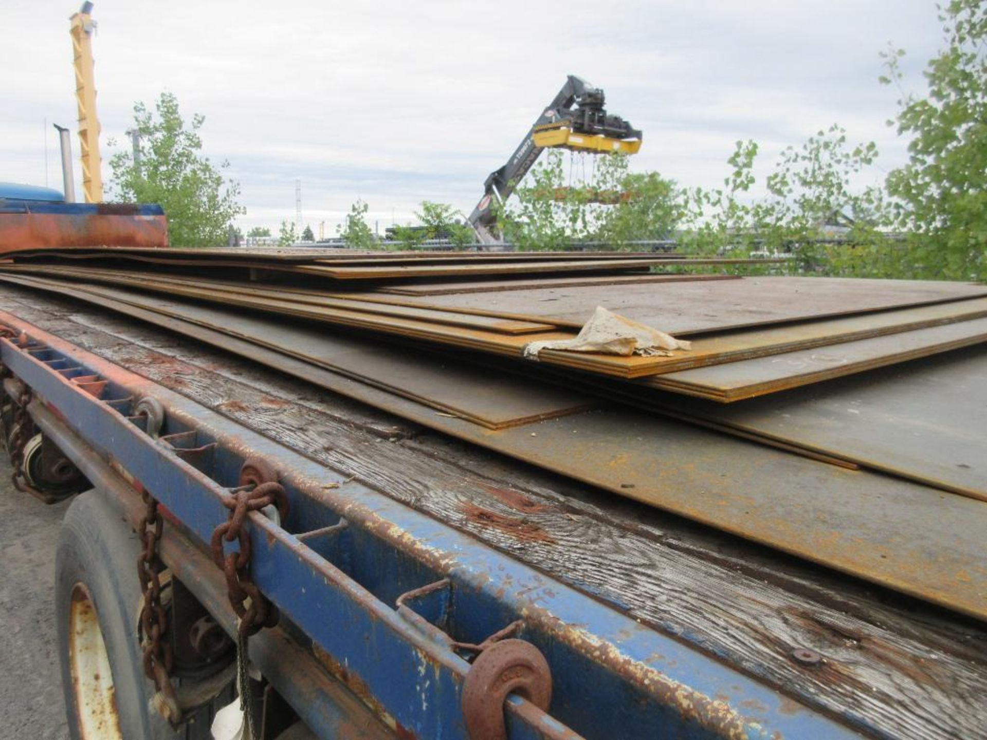 LOT OF 27 SHEETS OF PLATE STEEL ON TRAILER (NO TRAILER), TOTAL WEIGHT 293,559 LBS, SIZES PER PHOTO ( - Image 13 of 14