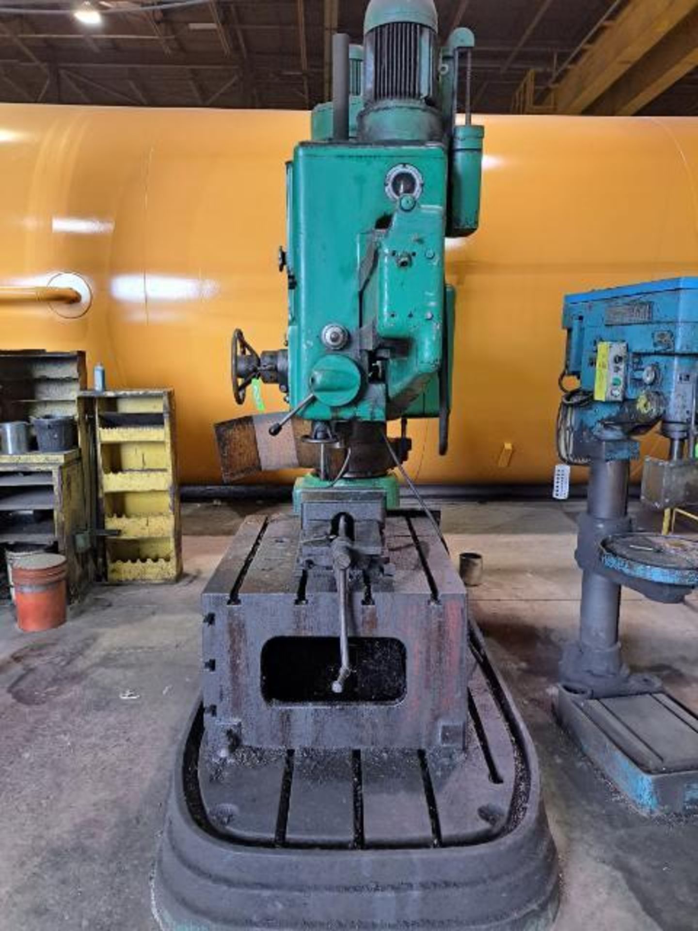 CASER F60-2000, 7' RADIAL ARM DRILL WITH 42"W X 36"L X 22"D, 14" MACHINE VISE, S/N 71005 (SOUTH CENT - Image 3 of 6
