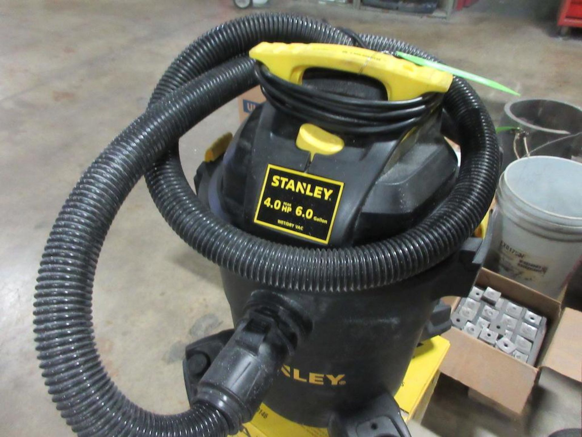 Stanley 4 HP, 6 Gallon wet/dry vacuum - Image 2 of 2