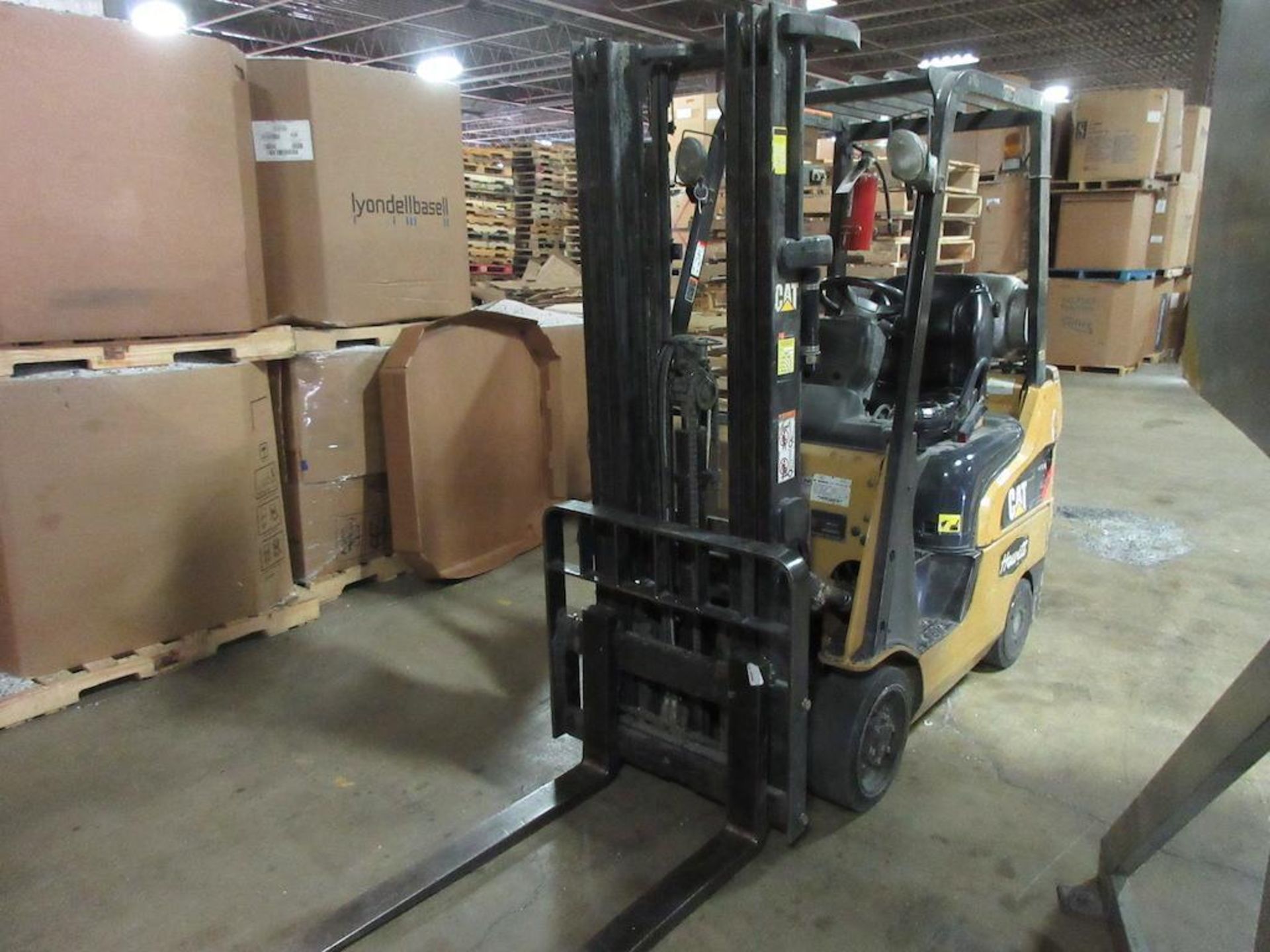 CAT model C30001, 2,500 lb capacity LPG forklift, 3 stage mast,9444 hours indicated, sn AT81F10136,