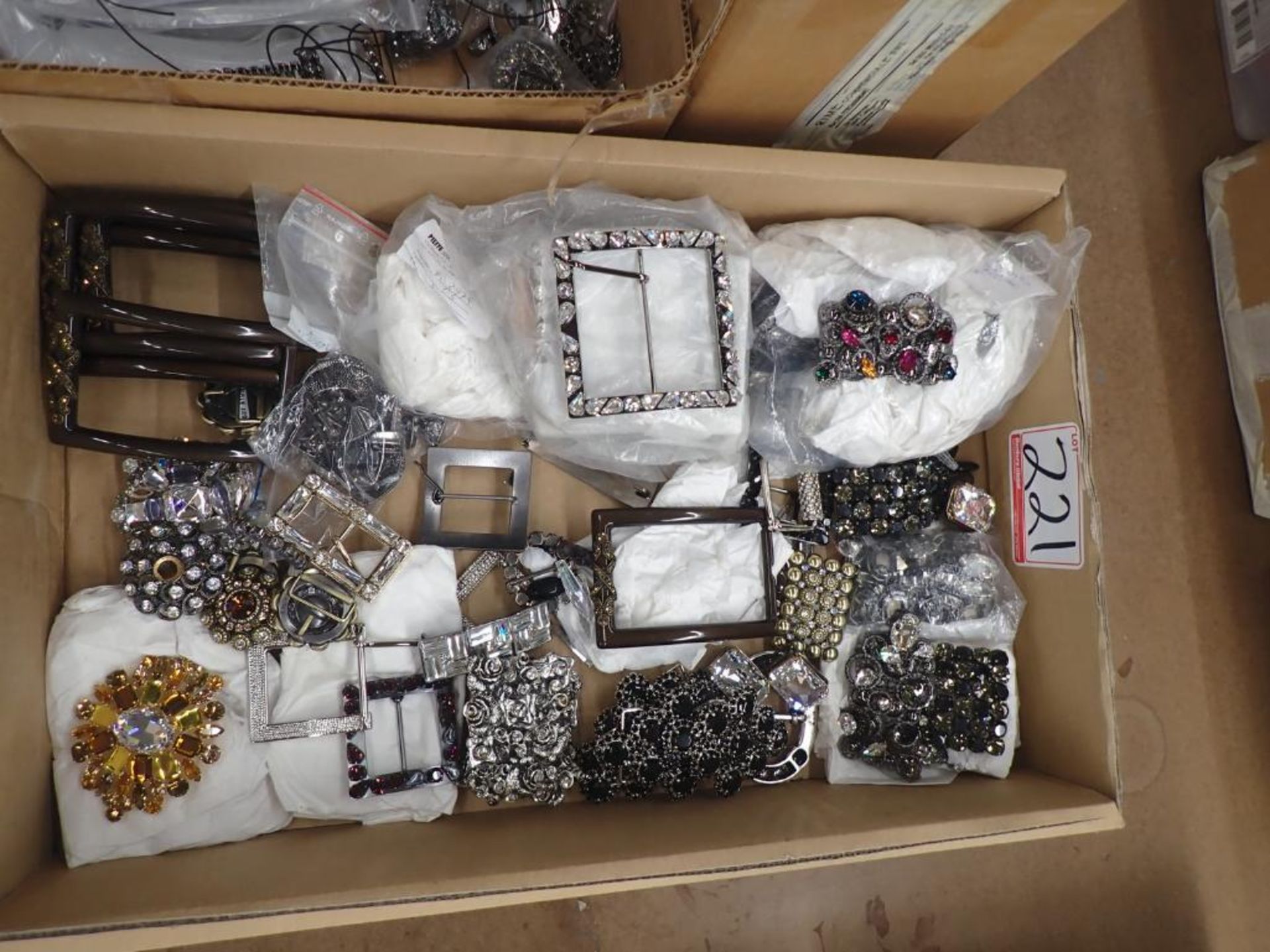 LOT CRYSTAL BUCKLES (HANDMADE IN ITALY) - Image 2 of 2