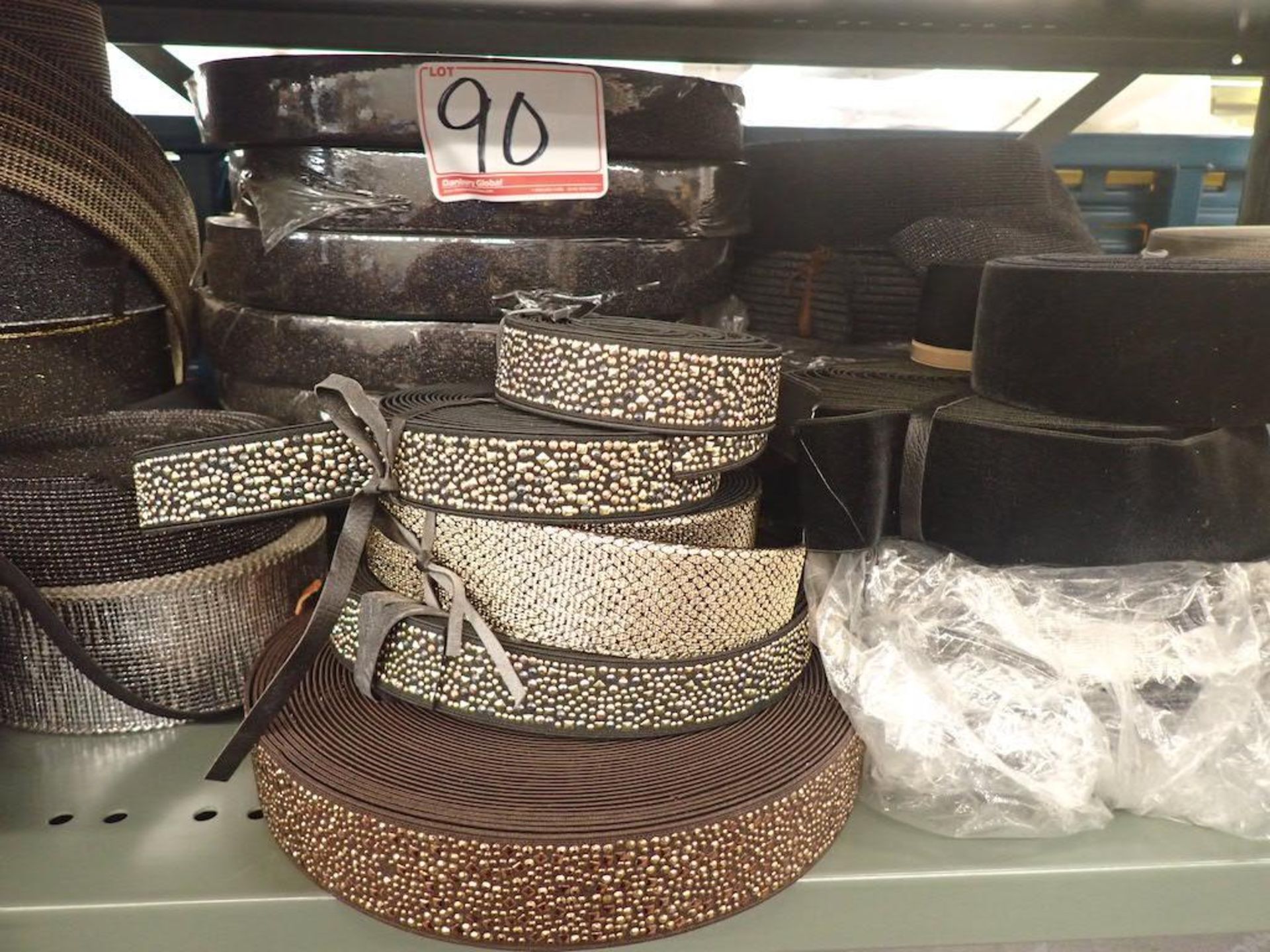 LOT - ALL STRETCH, METALLIC 20-80MM EMBOSSED & STUDDED VELVET ELASTIC - Image 3 of 5