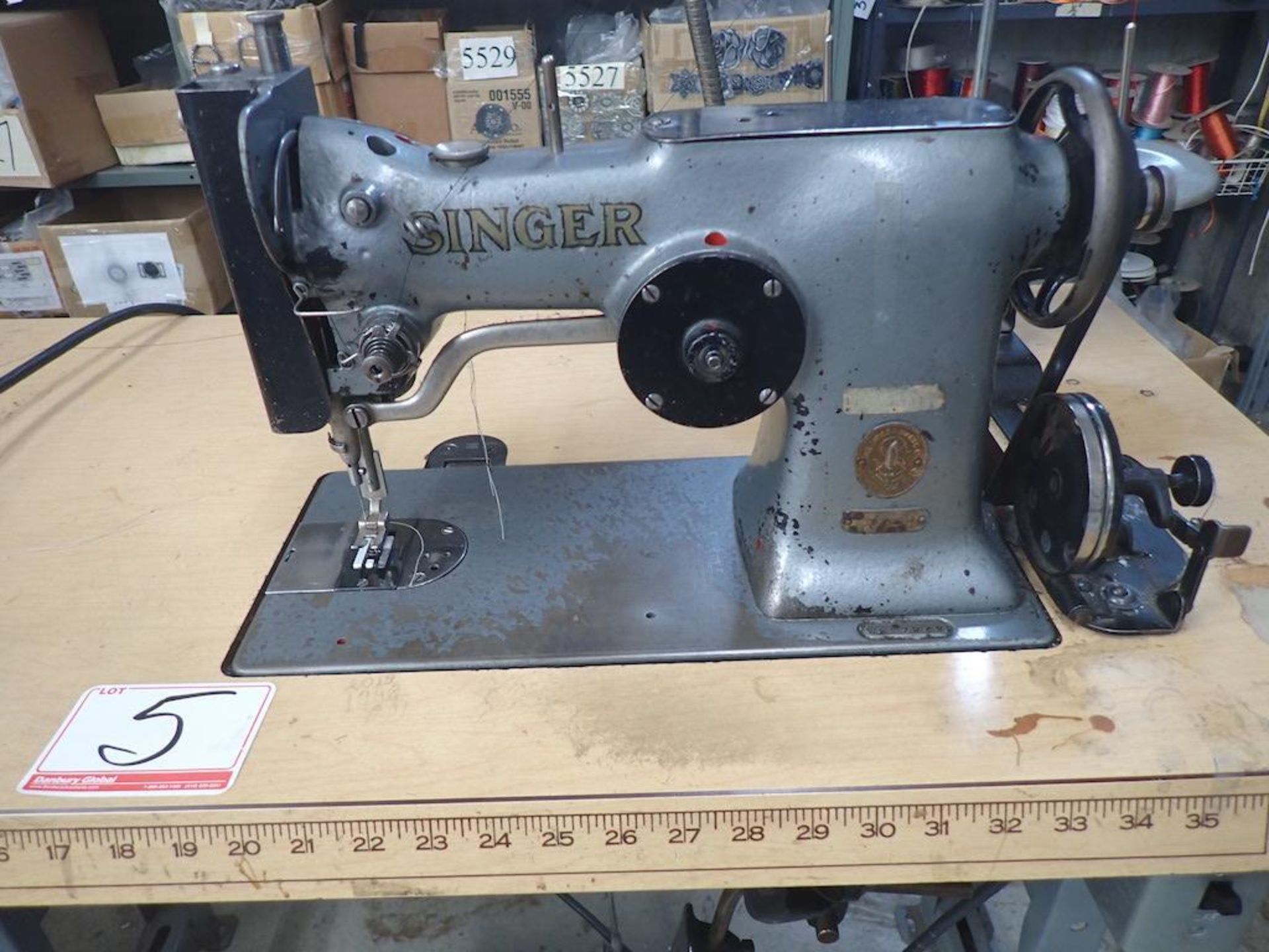 SINGER 107W1 ZIG ZAG MACHINE (110V)