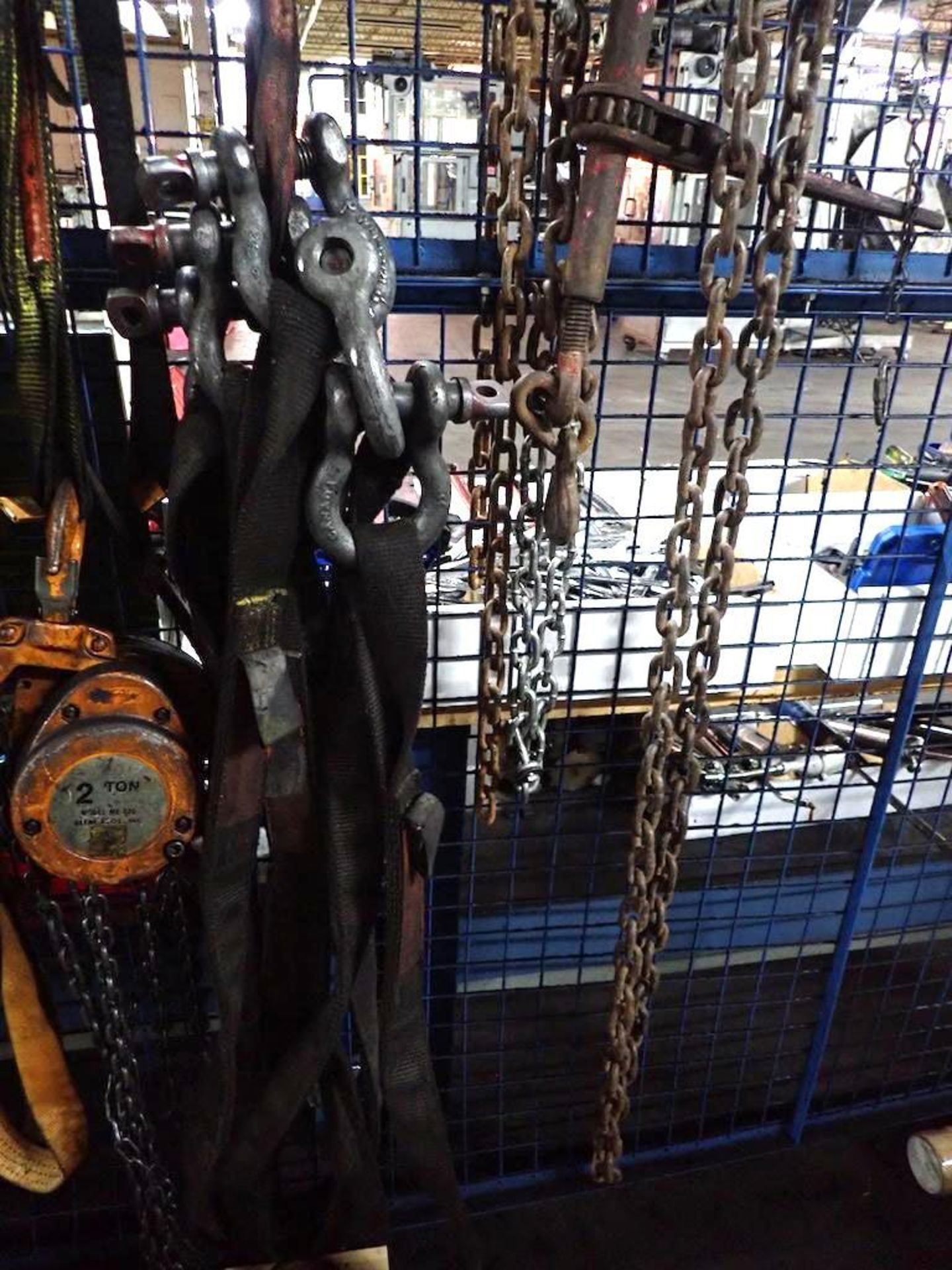 LOT MOD. ZCS-3 3-TON HANG SCALE, 2-TON CHAIN HOIST W/CHAINS & SLINGS - Image 4 of 6