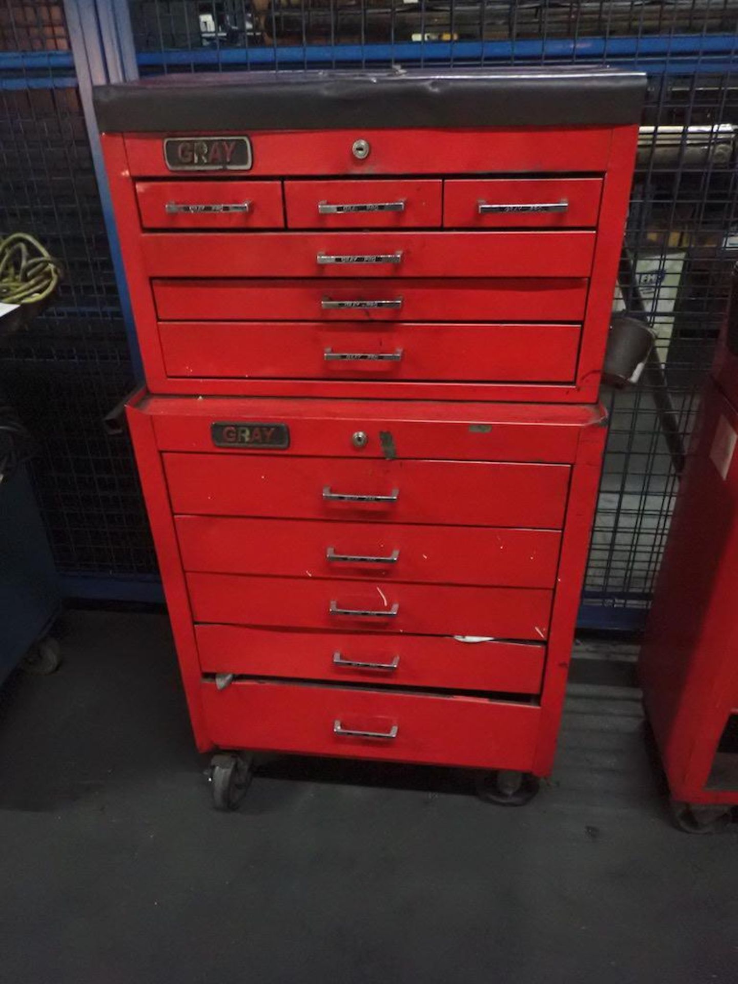 GRAY 11 DRAWER RED PORTABLE TOOL CABINET