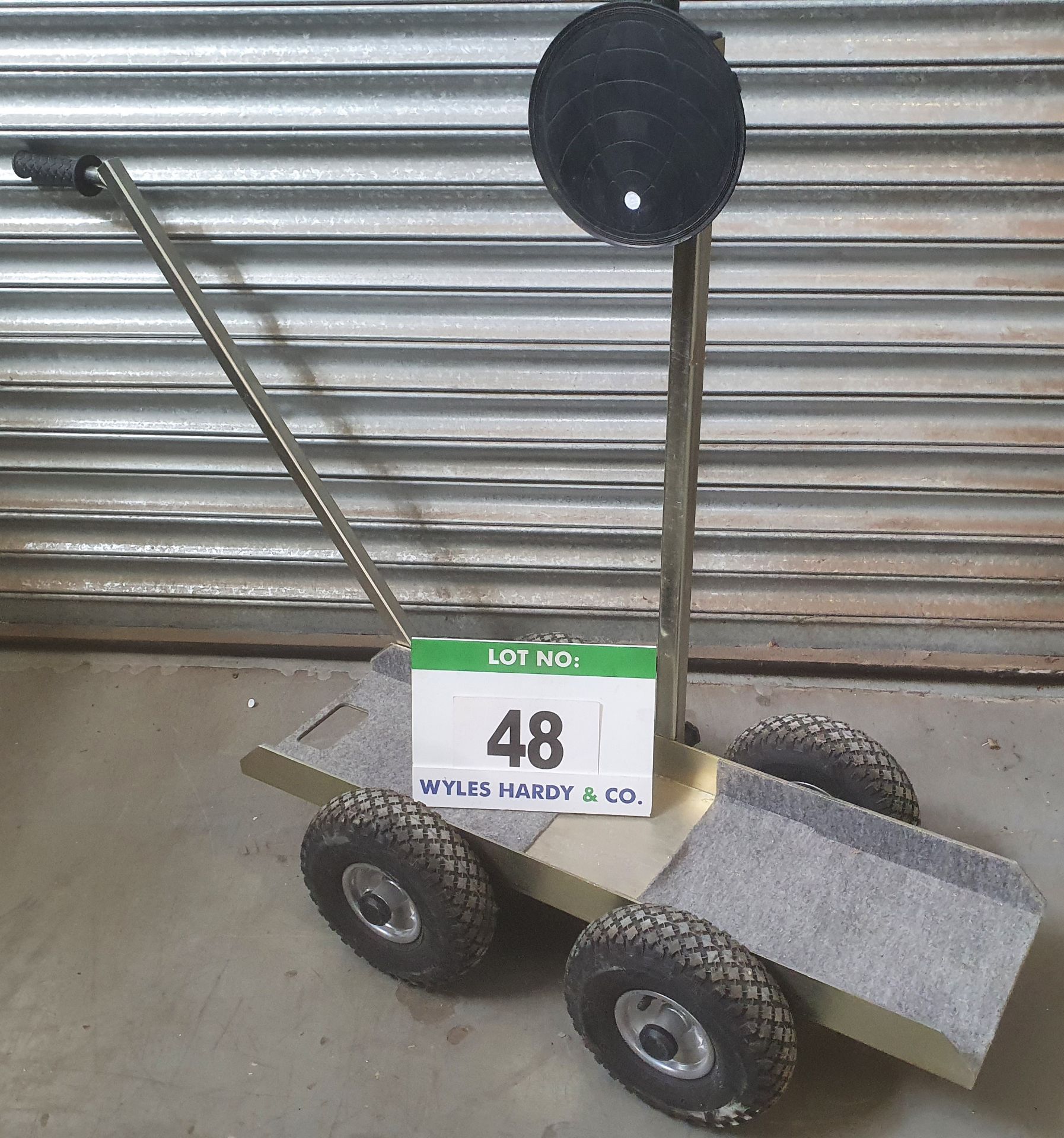 A GGR GROUP TS500 500Kg capacity Tandem Air Dolly with fitted WPG 8 inch Concave Vacuum Cup and