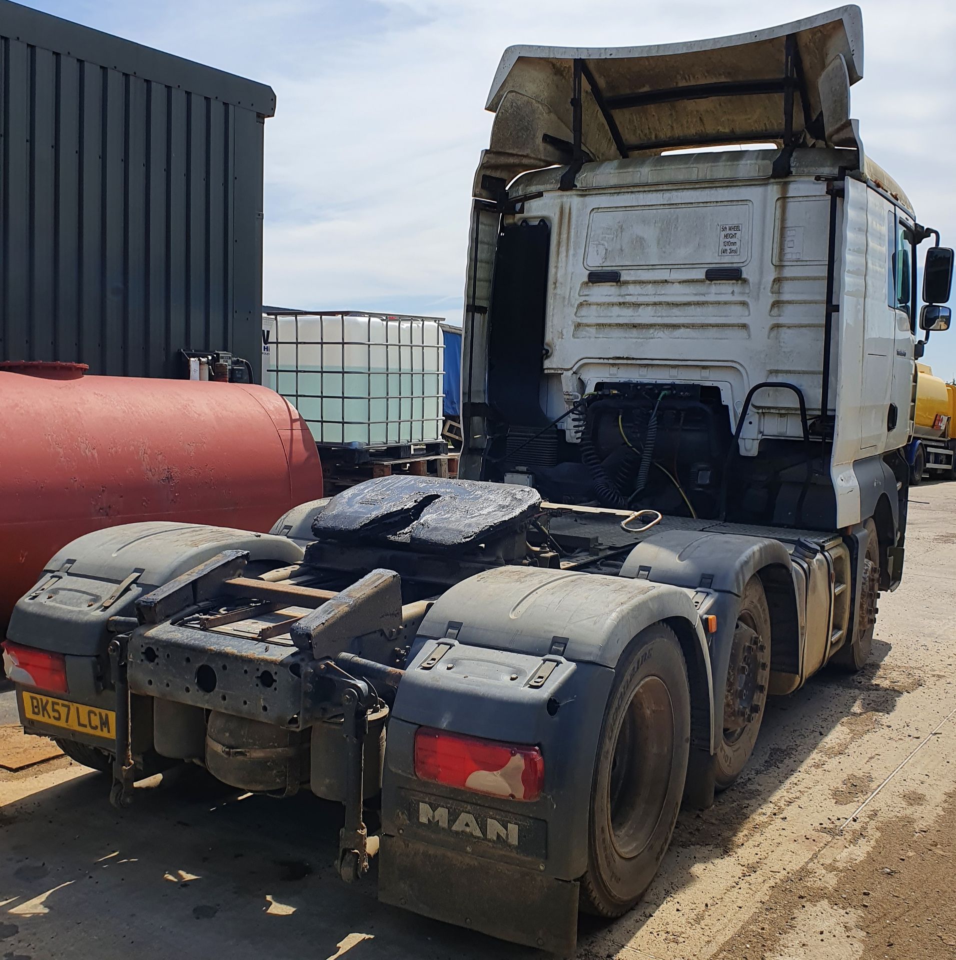 A MAN TGA 26.440 FPLRS/XL 2.6 Articulated Tractor Unit, Registration No. DK57 LCM, max Weight - Image 3 of 8