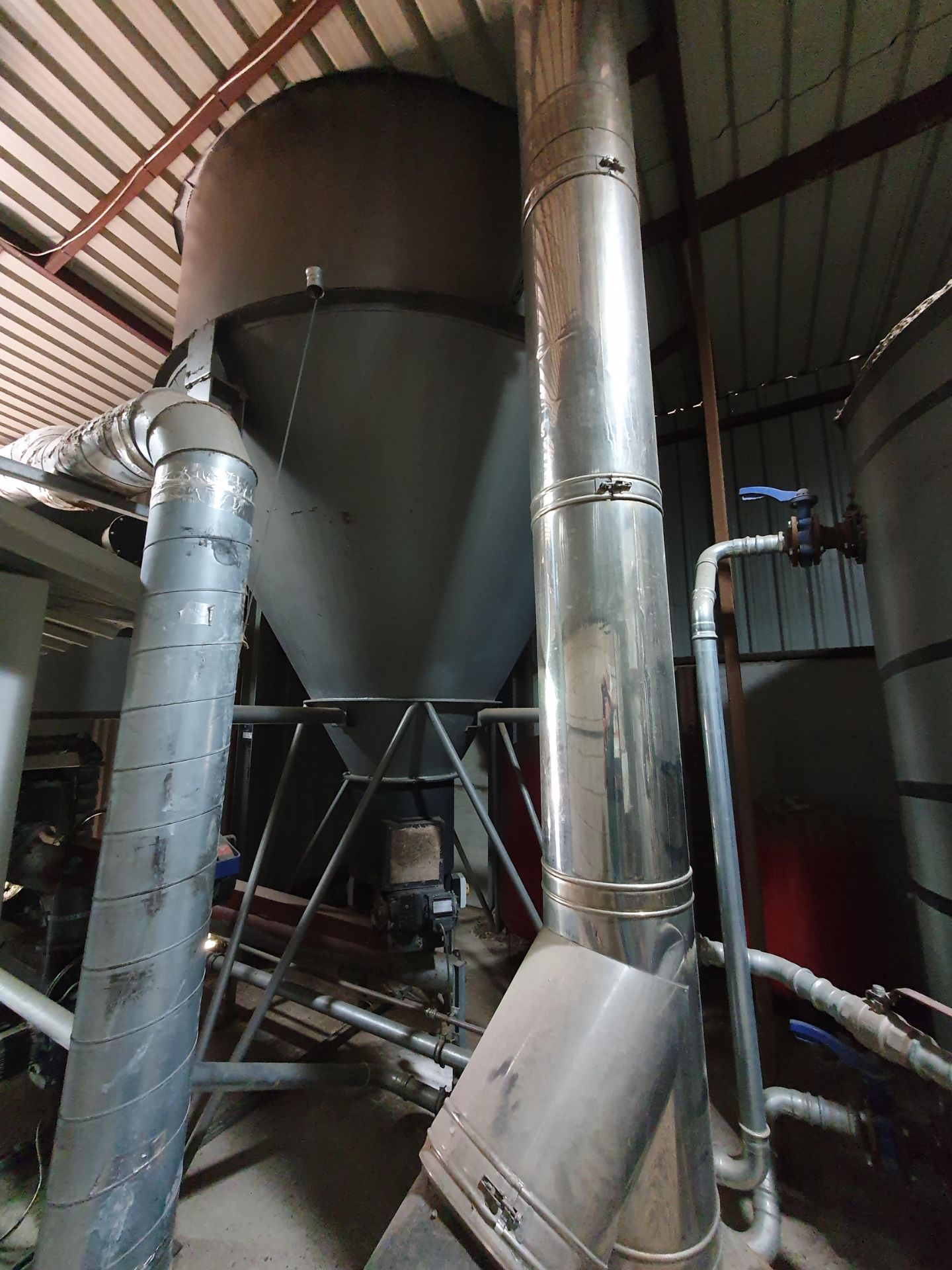 A WOOD WASTE TECHNOLOGY WW199 199kWBiomass Boiler System comprising Boiler Module, Hopper Fed In- - Image 4 of 5