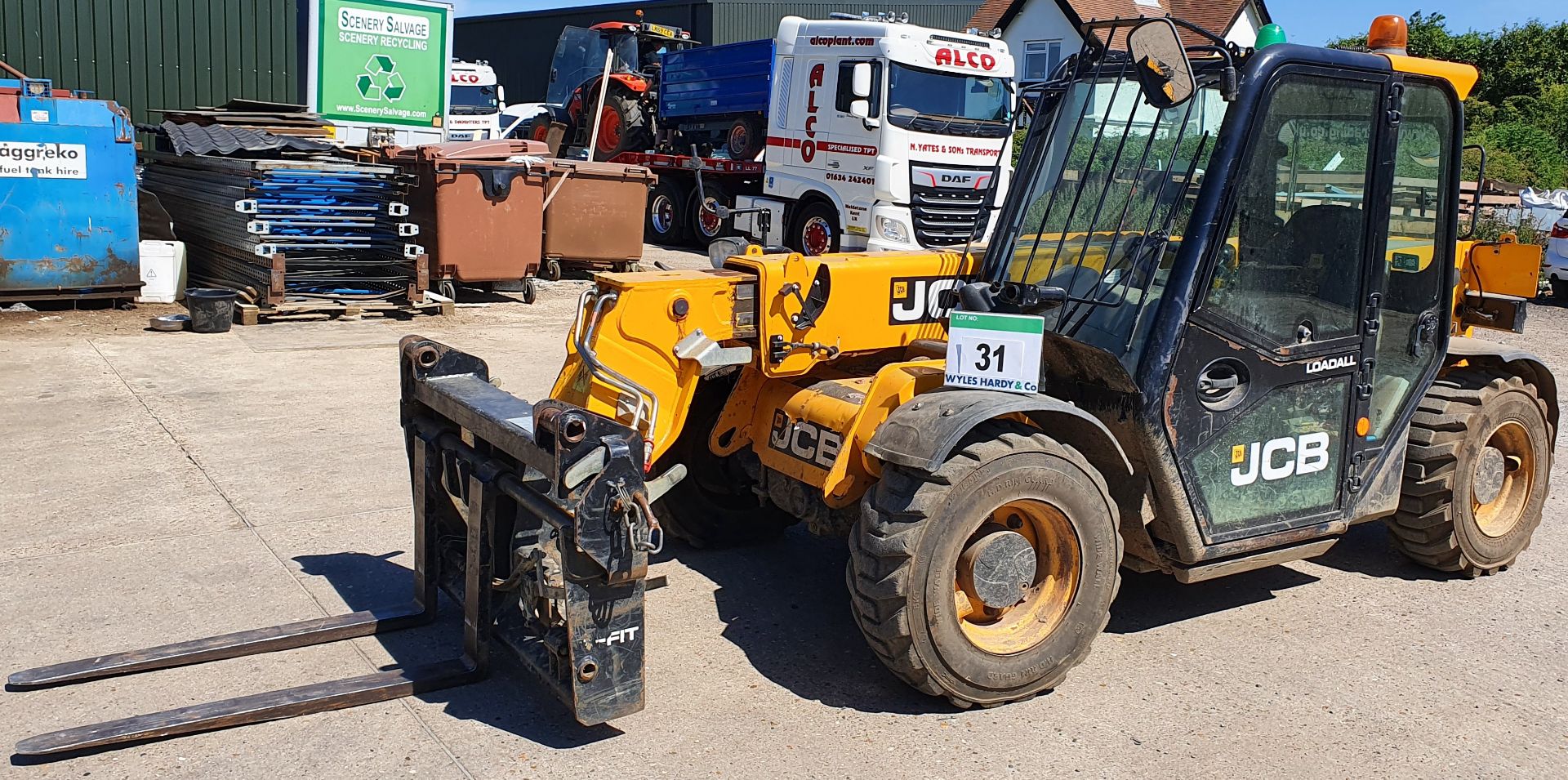 A JCB 525-60 Hi Viz Loadall 2500Kg capacity Telehandler, Serial No. JCB5A41RVH2458252 (2015) with