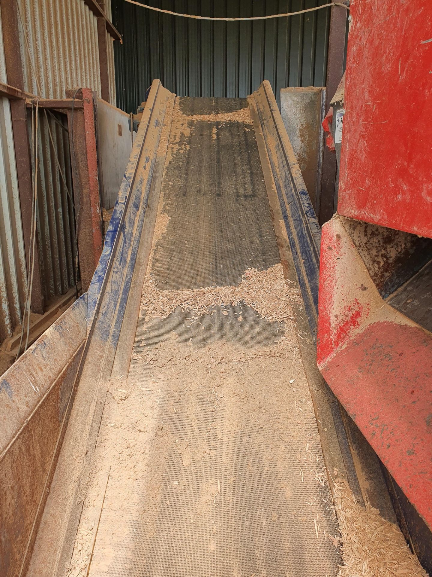 An IRS 850-700 Waste Wood Shredder on Steel Frame with approx. 4M Inclined Belt Take-Off Conveyor ( - Image 4 of 4