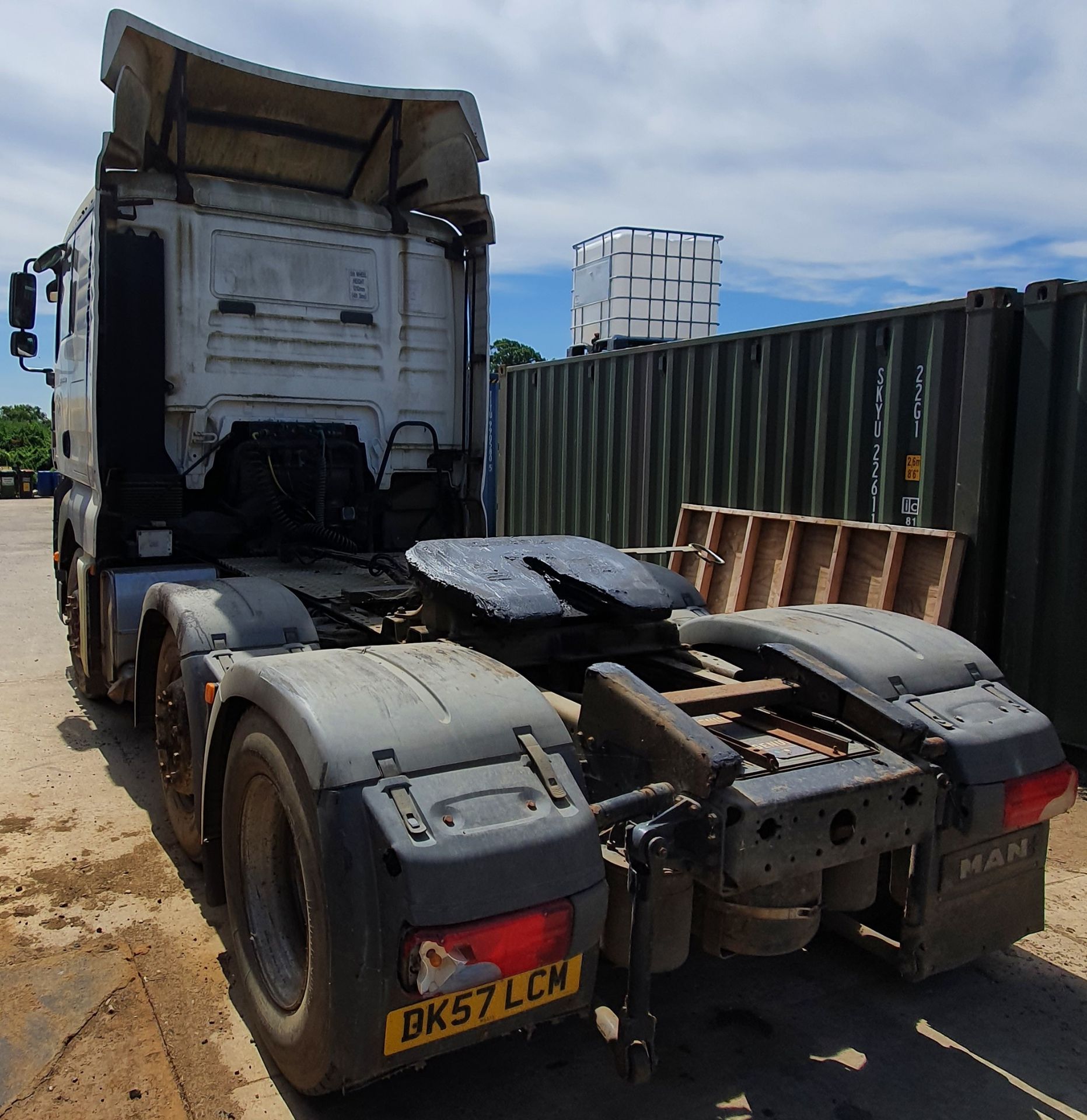 A MAN TGA 26.440 FPLRS/XL 2.6 Articulated Tractor Unit, Registration No. DK57 LCM, max Weight - Image 4 of 8