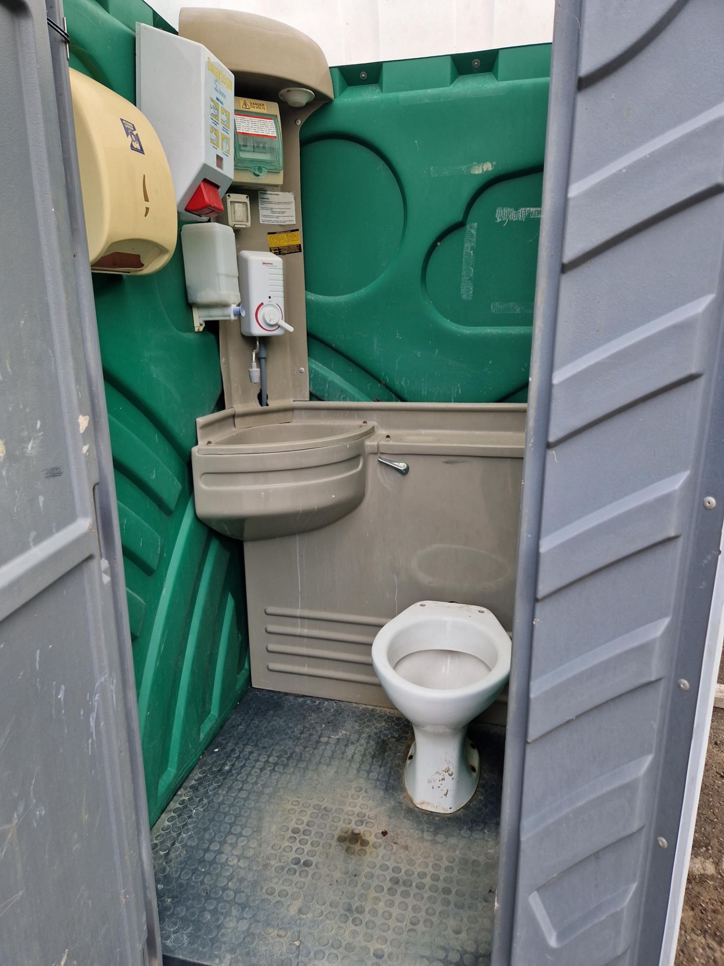 A BO Portable Site Toilet Unit - Image 2 of 2